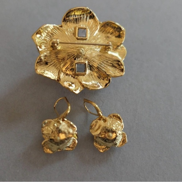 Joan Rivers RARE  Vintage Stunning Trinket Box With Beautiful Earrings! - Picture 9 of 16